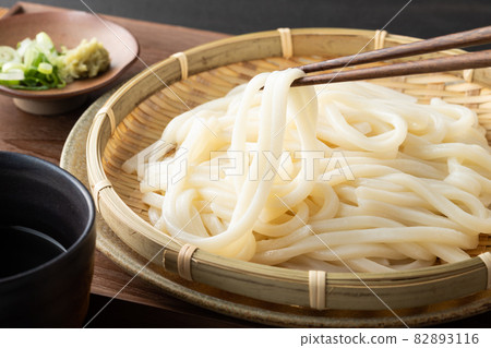 Zaru udon that is smooth and smooth Zaru udon that is smooth and smooth 82893116