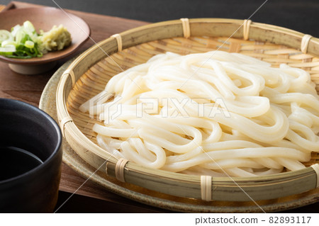 Zaru udon that is smooth and smooth Zaru udon that is smooth and smooth 82893117