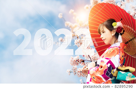 2022 New Year's card material Sakura and Japanese women 82895290