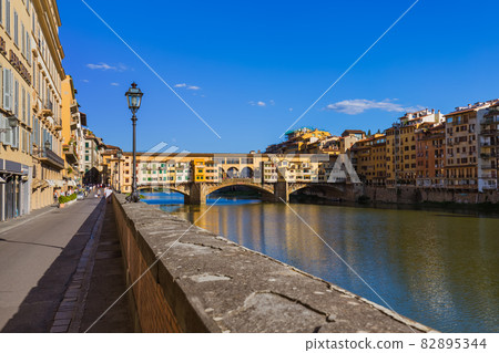 Bridge Ponte Vecchio in Florence - Italy Bridge Ponte Vecchio in Florence - Italy 82895344