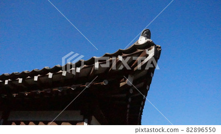 Eaves of a Korean traditional house Eaves of a Korean traditional house 82896550