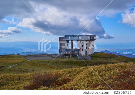 神奈川縣箱根町秋季箱根駒嶽山頂索道山頂站和駿河灣地區 82896735