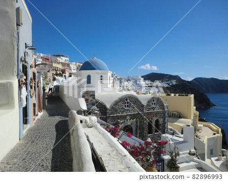 聖托里尼藍色圓頂和城市景觀 聖托里尼藍色圓頂和城市景觀 82896993