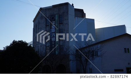 古老的老式建築 古老的老式建築 82897174