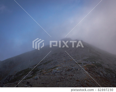 立山的垂直跑道加氣 立山的垂直跑道加氣 82897230
