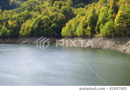 水位下降的札幌湖(水資源問題的圖像) 水位下降的札幌湖(水資源問題的圖像) 82897985