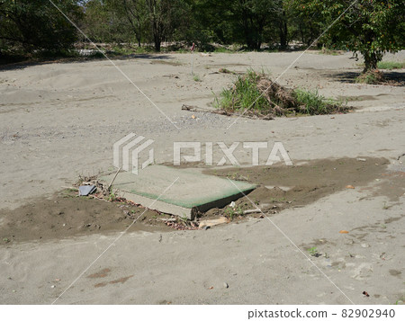 Mallet golf course hit by flood 82902940