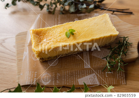 手工製作的芝士蛋糕 手工製作的芝士蛋糕 82903559