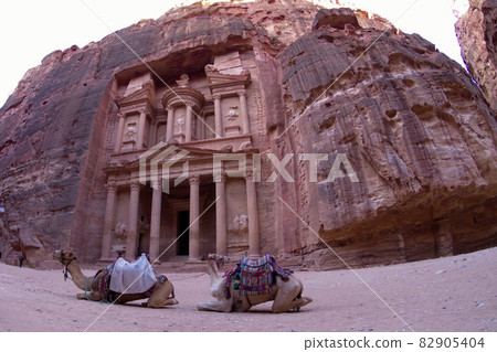 El Kazne Treasury Petra Ruins Jordan Valley World Heritage Site El Kazne Treasury Petra Ruins Jordan Valley World Heritage Site 82905404