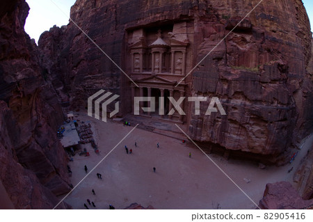 El Kazne Treasury Petra Ruins Jordan Valley World Heritage Site El Kazne Treasury Petra Ruins Jordan Valley World Heritage Site 82905416