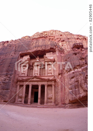El Kazne Treasury Petra Ruins Jordan Valley World Heritage Site El Kazne Treasury Petra Ruins Jordan Valley World Heritage Site 82905446