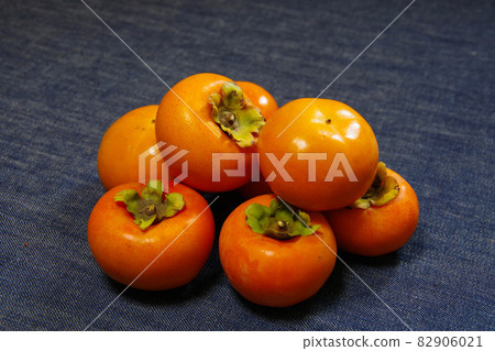 Autumn taste persimmon orange seasonal taste 82906021