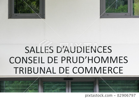 Courtrooms, labour court and commercial court building in France called salles d'audiences, conseil de prud'hommes, tribunal de commerce in french language 82906797