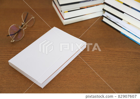 Reading image 82907607