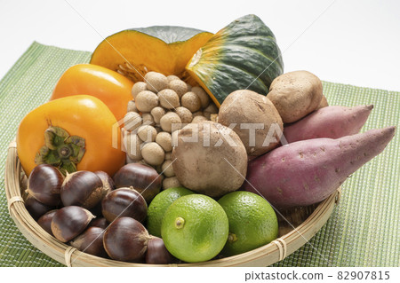 Assorted autumn ingredients Assorted autumn ingredients 82907815