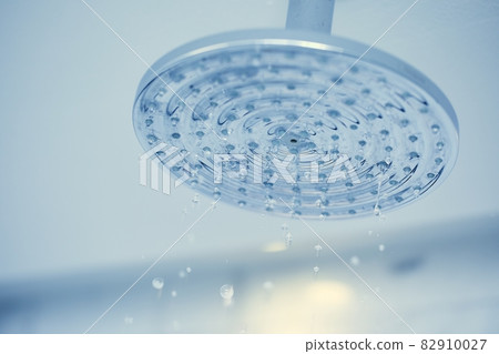 Shower water flowing 82910027