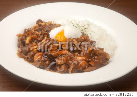This keema curry with eggplant 82912235