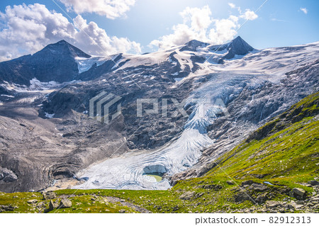 Mountain glacier in Austrian Alps. Schlaten Glacier, German: Schlatenkees, in Venediger Group, Hohe Tauern National Park, East Tyrol, Austria 82912313