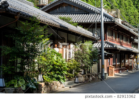 [Ryujin Onsen] Walk in the hot spring town in the early morning 82913362