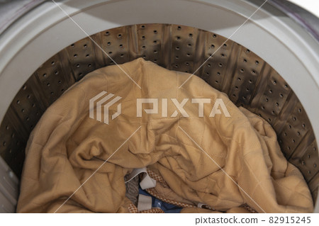 Laundry of winter bedding 82915245