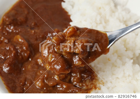 濃郁的干蒸咖哩搭配優質肉類 82916746