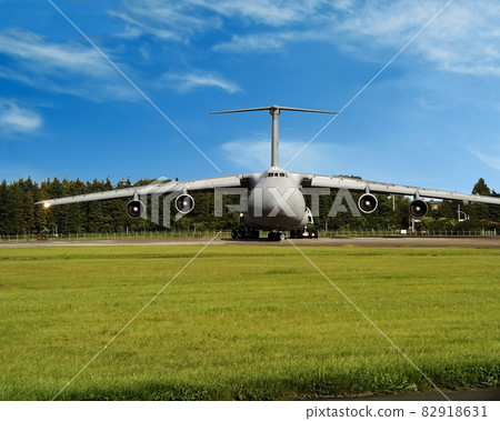Large transport aircraft C-5 Galaxy 82918631