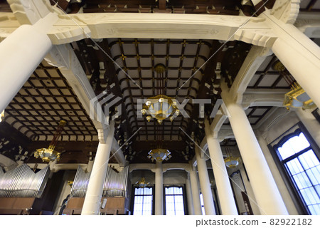 Inside view of the main hall (main building) of Tsukiji Honganji Temple 82922182