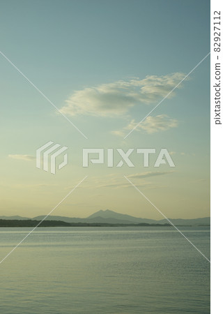 Evening scenery of Lake Kasumigaura Evening scenery of Lake Kasumigaura 82927112