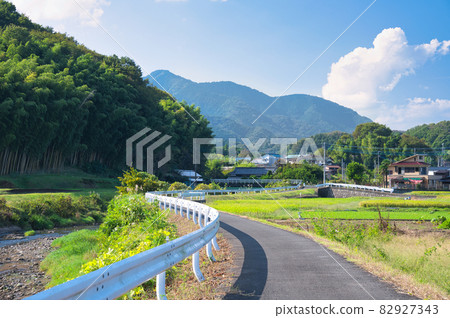 Scenery of "health and exchange" in early autumn << Atsugi City >> 82927343