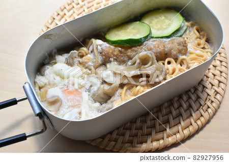 Mestin (instant noodles) 82927956