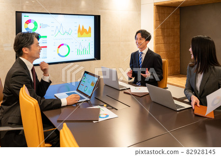 商務人士開會 圖片合作:WEEK Shibadaimon(Sun Frontier Fudousan) 商務人士開會 圖片合作:WEEK Shibadaimon(Sun Frontier Fudousan) 82928145