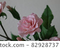 玫瑰和麵包花的人造花（樹脂粘土作品） 82928737