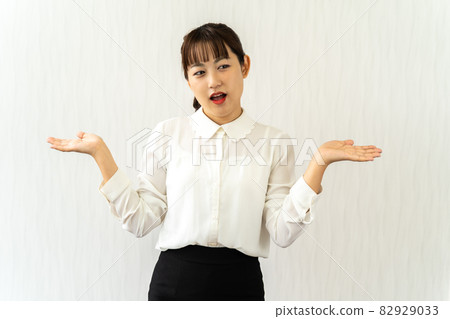 A woman in a pose A woman in a pose 82929033