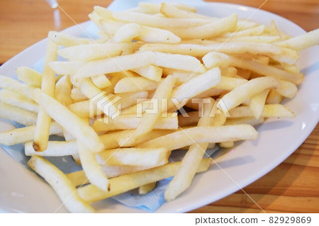 Heaps of french fries 82929869