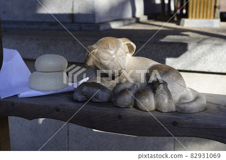 Tanashi Shrine Child-rearing dog 82931069