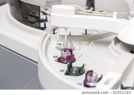 Small tube to machine in laboratory 82932183