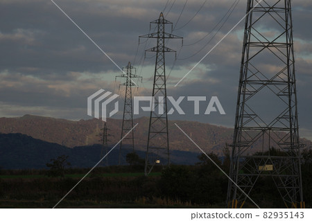 內襯輸電塔 82935143