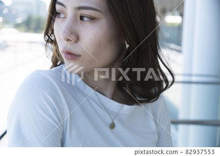 在海邊的女人 在海邊的女人 82937553