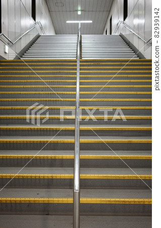 車站樓梯 82939142
