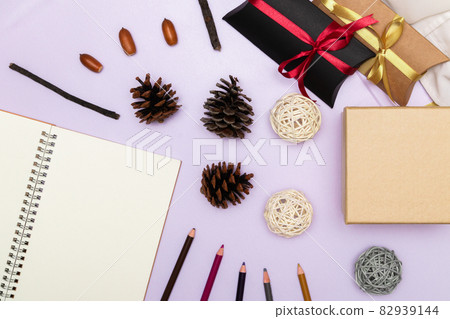 策劃聖誕派對的圖片 82939144