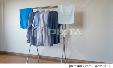 洗衣房烘乾。雨季的圖像 洗衣房烘乾。雨季的圖像 82940127