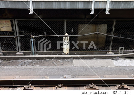 Zero kilometer post on the Tokaido Main Line and Tohoku Main Line Line 10 82941301