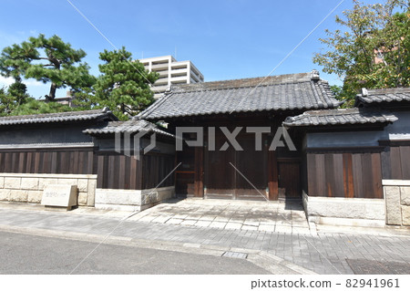 東區白壁武士宅邸大門 82941961