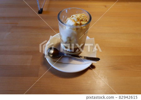 阿芙佳朵 82942615