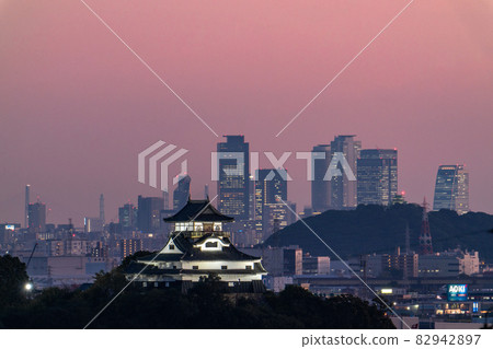 《Aichi Prefecture》 Skyscrapers and night views of Inuyama Castle and central Nagoya 82942897