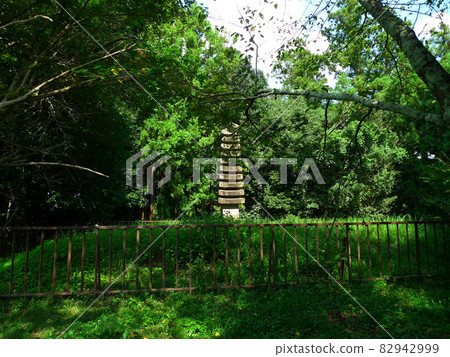 Asuka Nara The beautiful "stone pagoda" of the Heian period at the Amiashi Shrine in front of Hinokuma was originally "Jumie" Asuka Nara The beautiful "stone pagoda" of the Heian period at the Amiashi Shrine in front of Hinokuma was originally "Jumie" 82942999