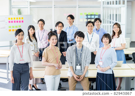 Office staff 82943867