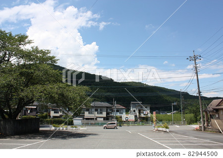 Country blue sky 82944500