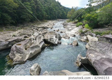 Sukumo City, Kochi Prefecture Idei pothole 82948153