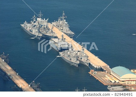 [Hiroshima Prefecture] View of Sukojima from the array (Maritime Self-Defense Force fleet) 82948491